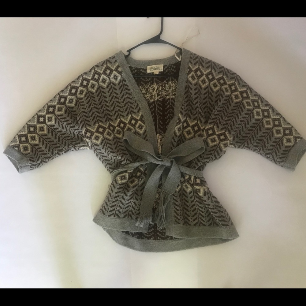 Boutique Forever 21  sweater with belt